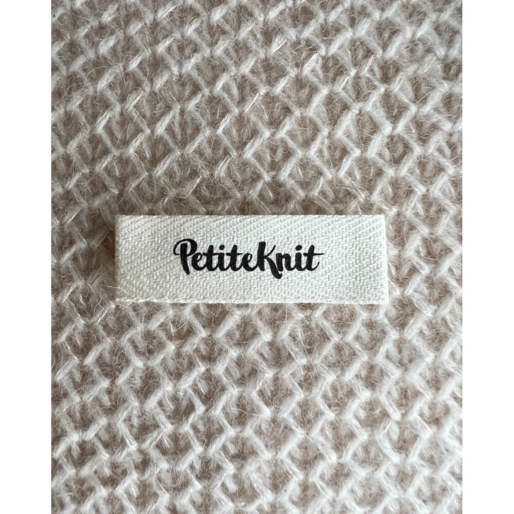 PetiteKnit - Label
